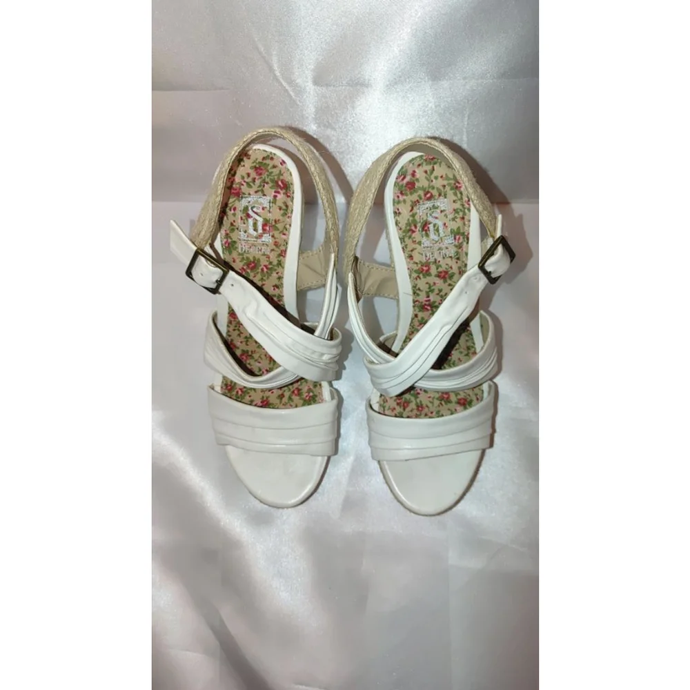Decree Leather Wedges Size 8